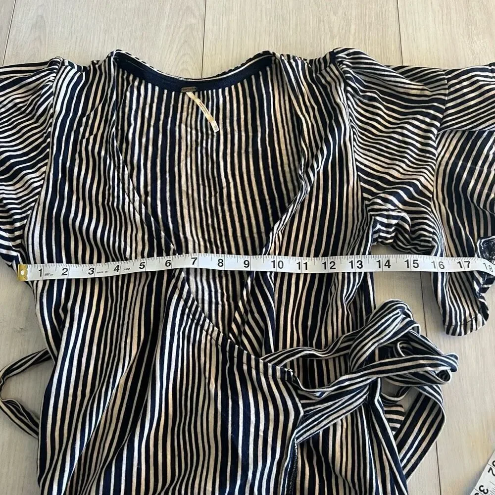 Free People Wrapped Around My Finger Knit Top size xs